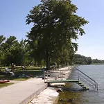 Kek Kucko Vendeghaz Apartament