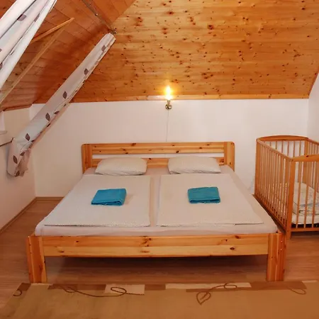 Apartament Kek Kucko Vendeghaz